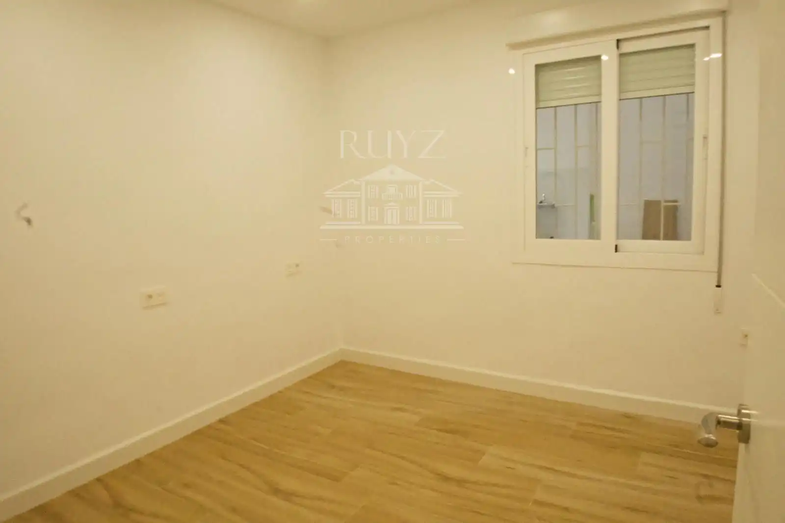 Schlafzimmer von Büro zur Miete in Motril