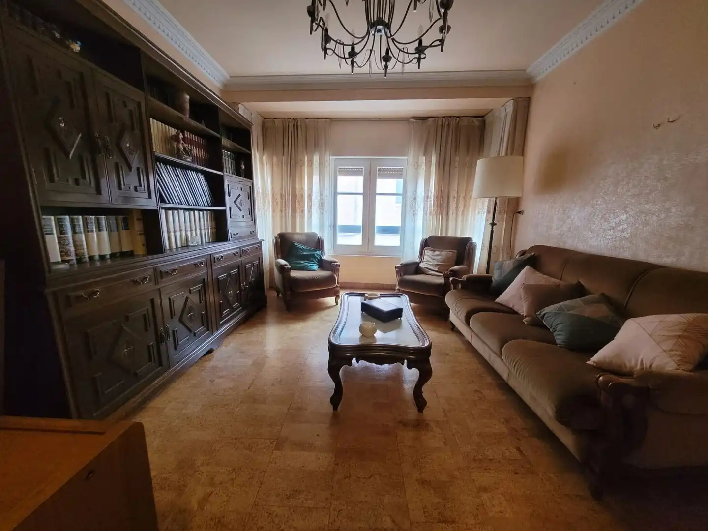 Sala de estar de Finca rústica en venta en Alberite con Aire acondicionado, Calefacción y Terraza