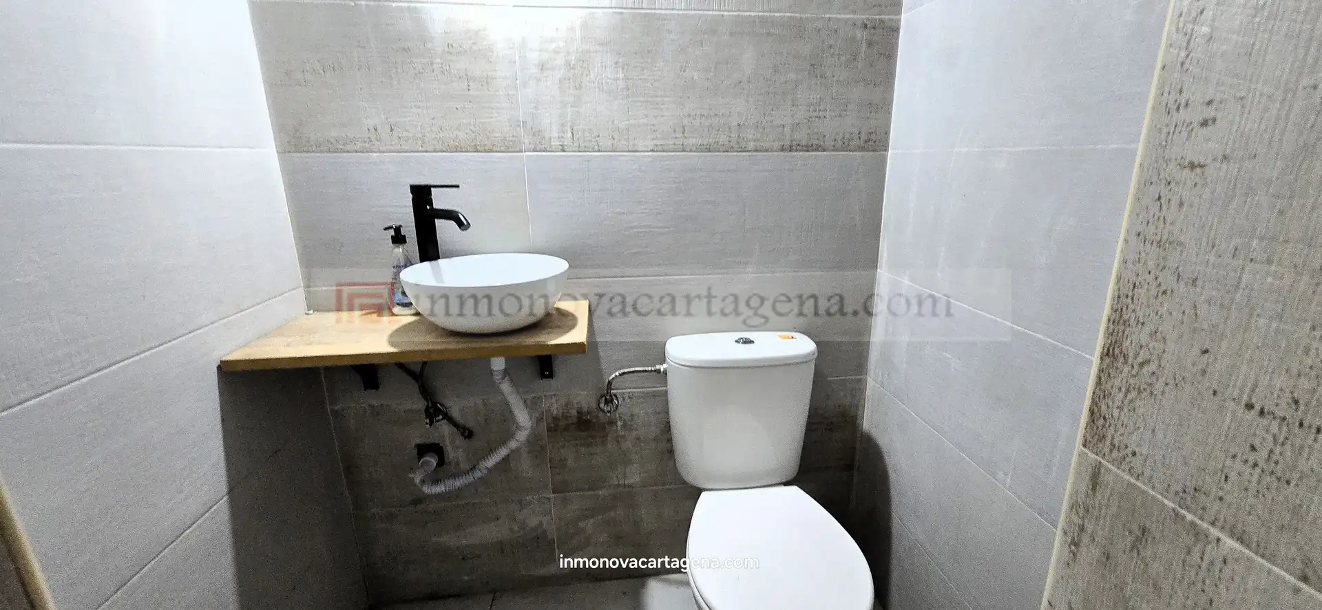 Baño de Nave industrial en venta en Cartagena