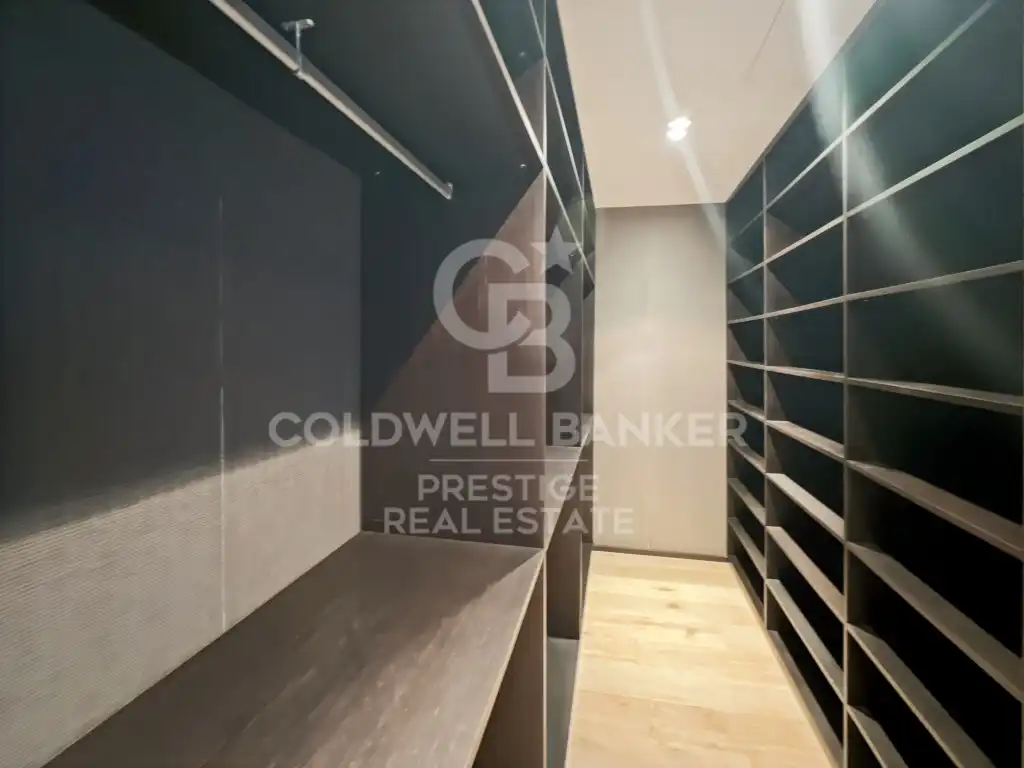 Vista exterior de Casa o chalet en venta en Barcelona con Terraza y Piscina