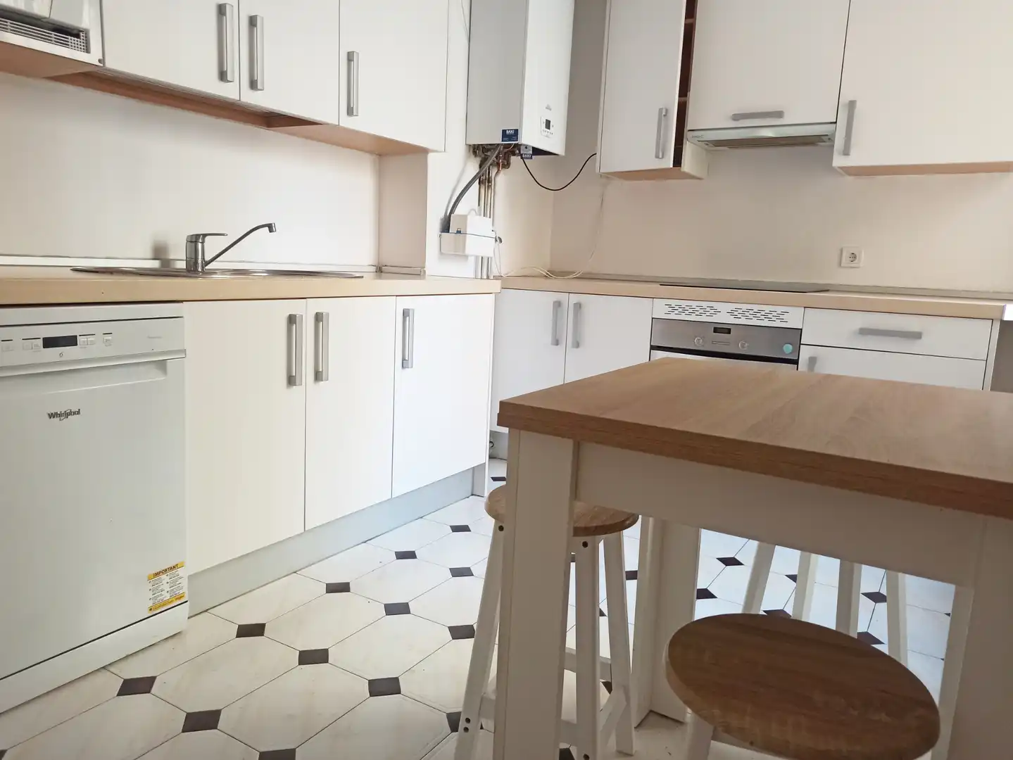 Kitchen of Flat for sale in Madrid  with Air Conditioner, Heating and Parquet flooring