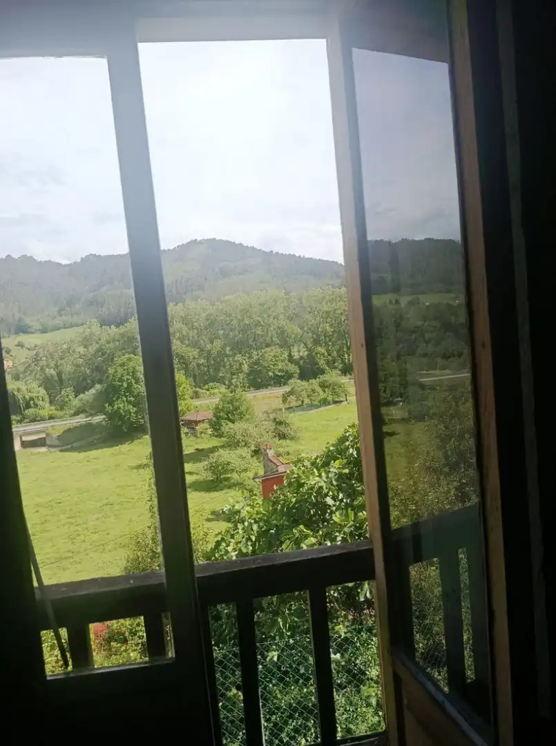 Dormitori de Finca rústica en venda en Pravia amb Jardí privat, Moblat i Forn