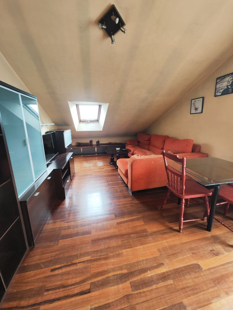 Living room of Apartment to rent in Santiago de Compostela   with Heating, Parquet flooring and Furnished