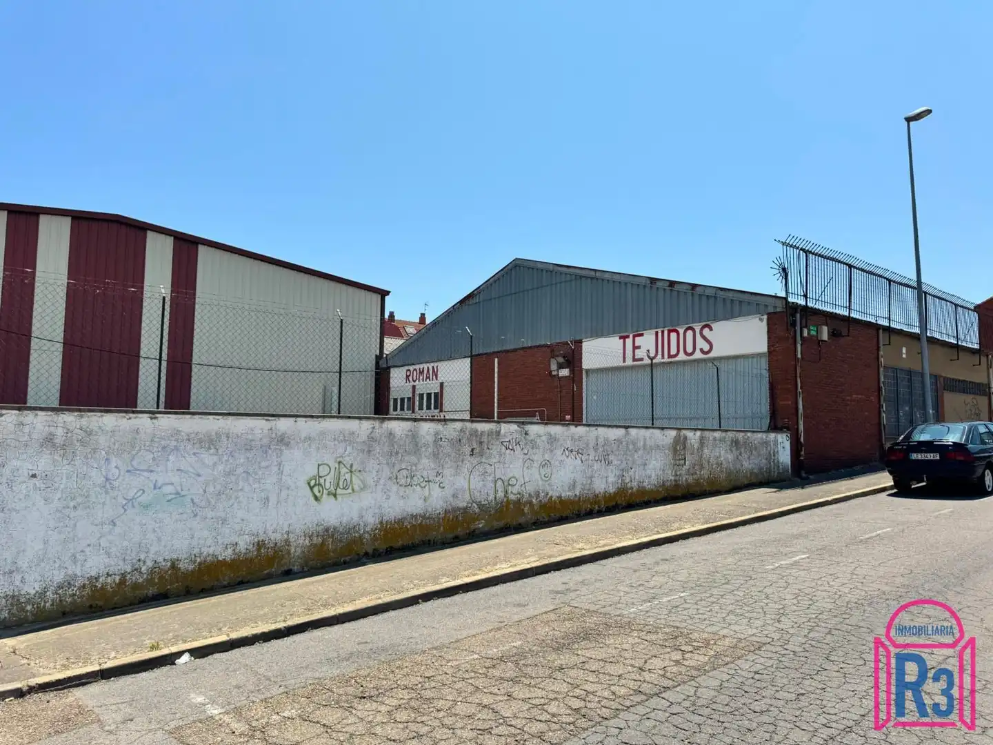 Nau industrial de lloguer a Antonio Machado