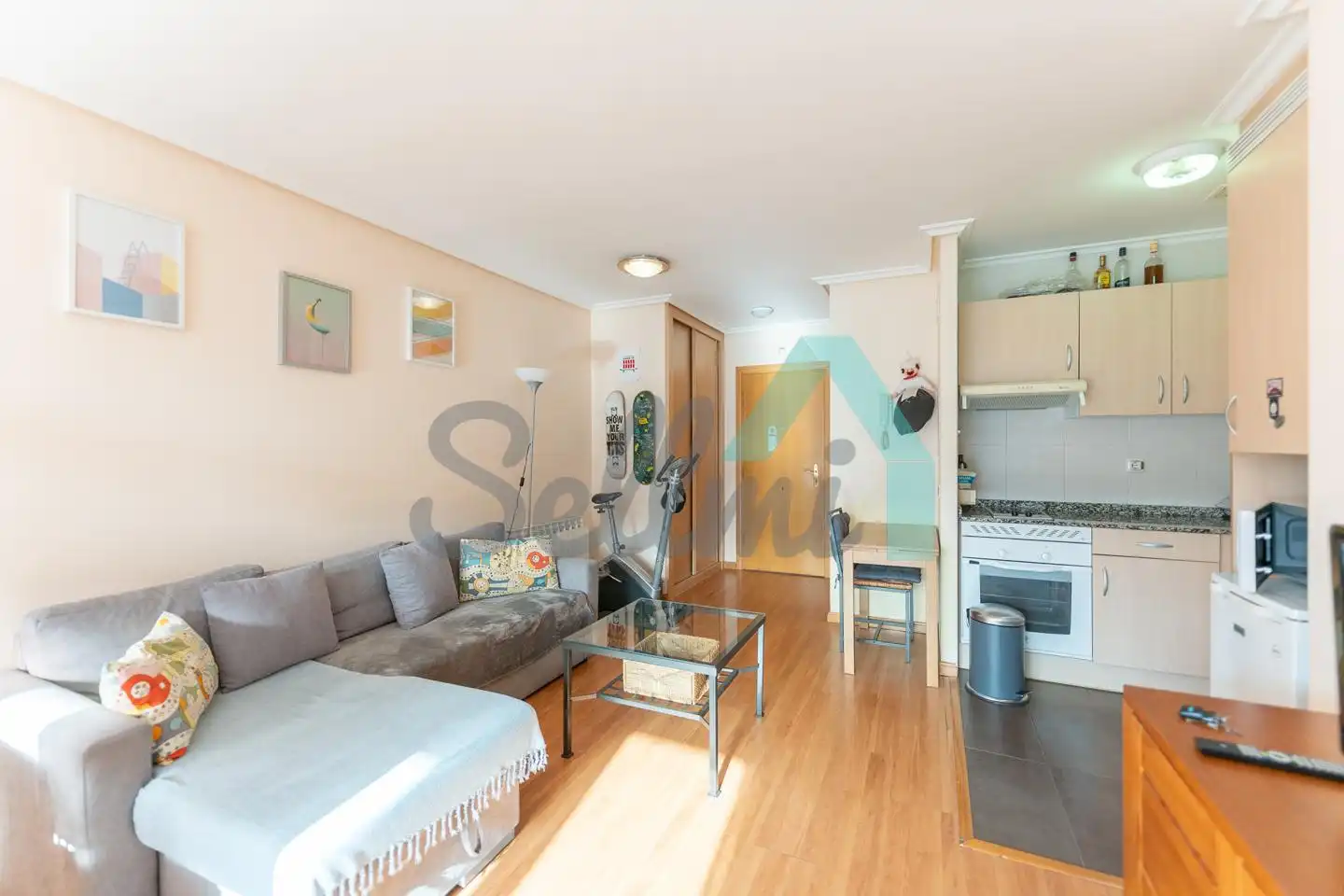 Estudio de alquiler en Avenida de Bruselas, HUCA - La Cadellada