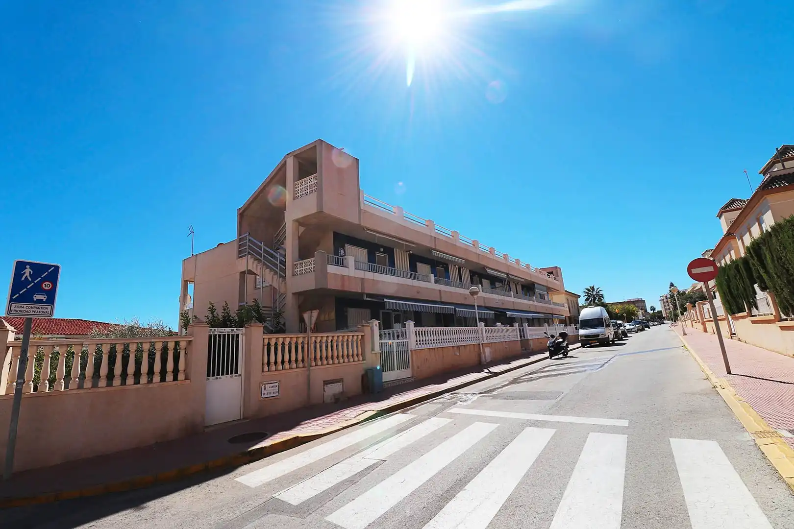 Vista exterior de Piso en venta en Guardamar del Segura con Terraza, Amueblado y Lavadora