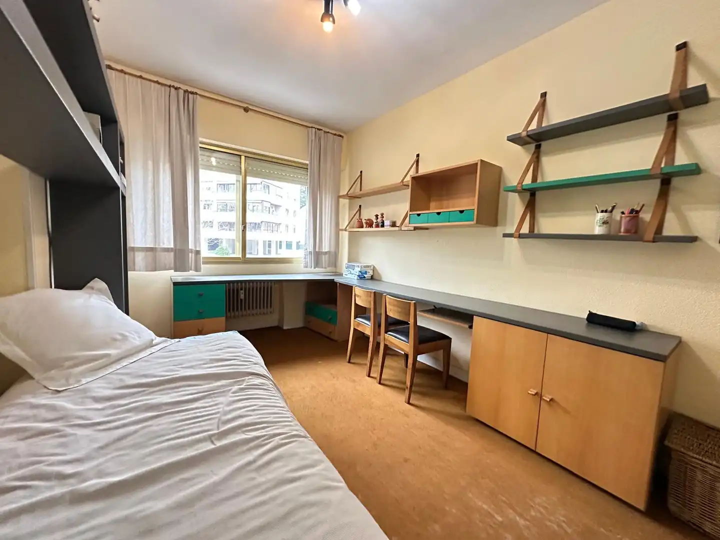 Bedroom of Flat for sale in Madrid  with Parquet flooring, Terrace and Storage room