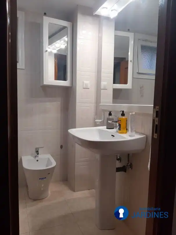 Bathroom of Flat for rent in Bilbao   with Heating and Terrace