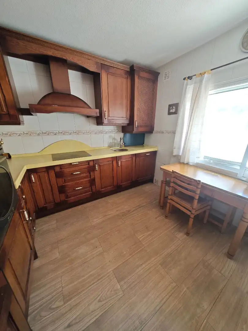 Cocina de Casa adosada en venta en Toledo con Aire acondicionado, Calefacción y Horno