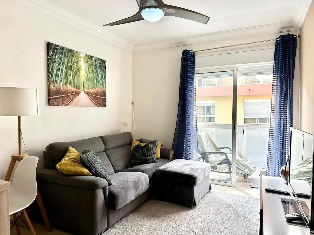 Living room of Flat for sale in Guía de Isora  with Air Conditioner, Terrace and Furnished