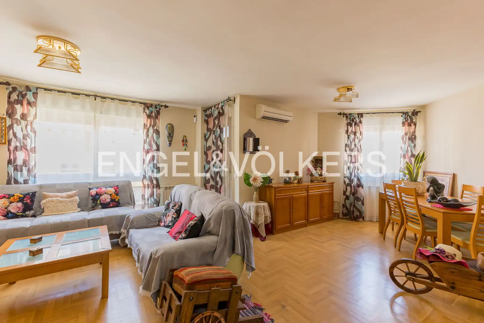 Sala d'estar de Pis en venda en Getafe amb Aire condicionat, Calefacció i Parquet