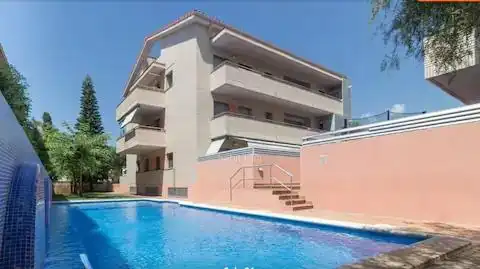 Piscina de Dúplex en venda en Castelldefels amb Aire condicionat, Calefacció i Parquet