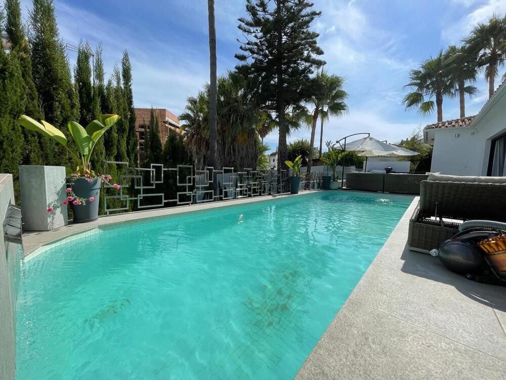 Swimming pool of House or chalet to rent in Estepona  with Air Conditioner, Private garden and Terrace