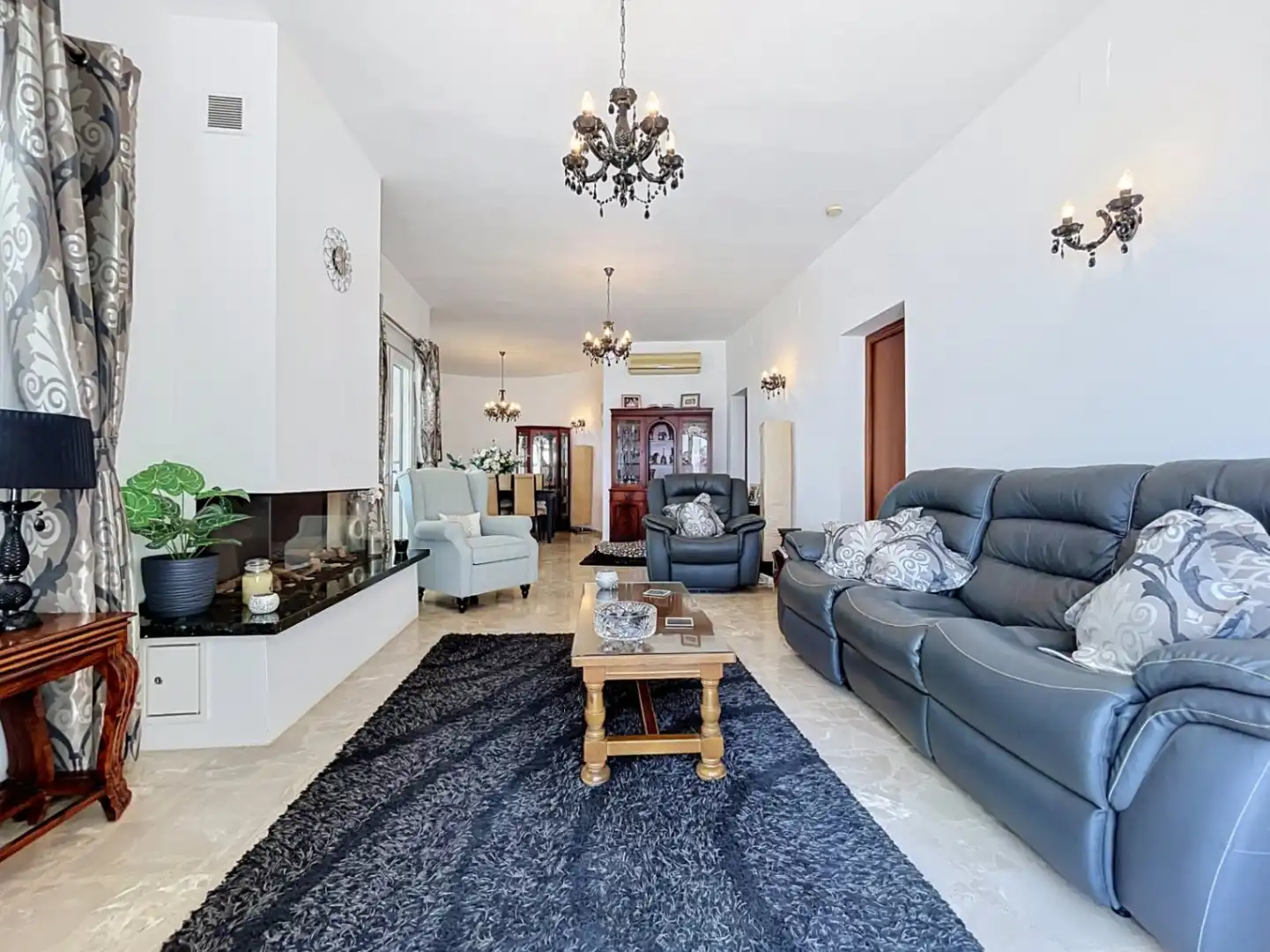Sala d'estar de Casa o xalet en venda en Callosa d'en Sarrià amb Aire condicionat, Jardí privat i Terrassa