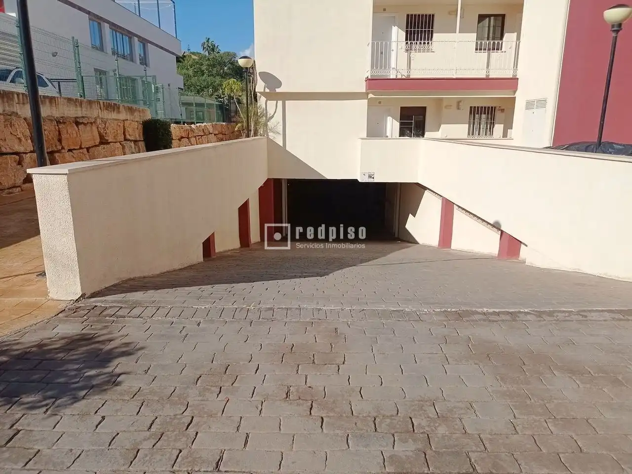Parkplatz von Wohnung zum Verkauf in Benalmádena mit Klimaanlage, Heizung und Privatgarten