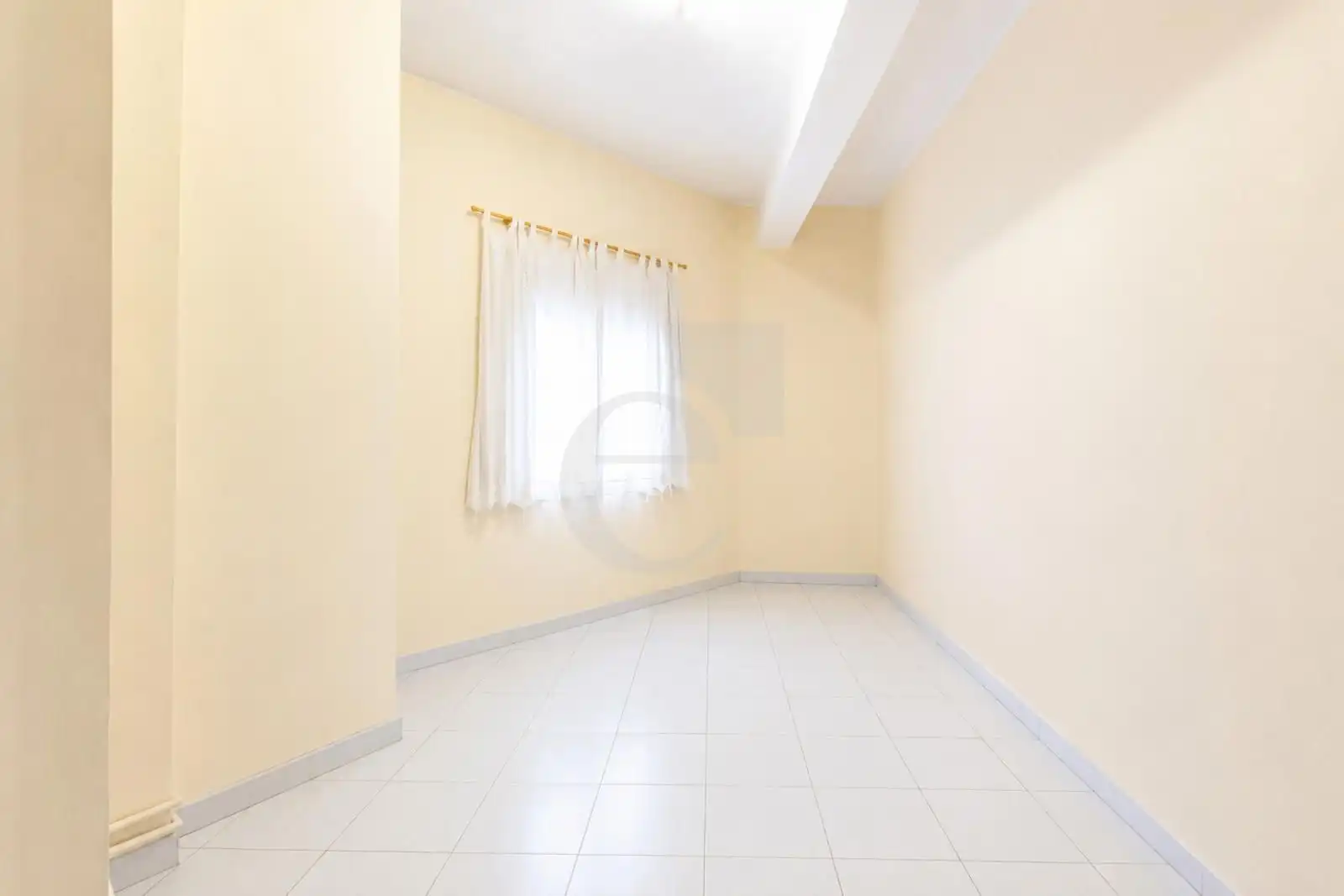 Wohnung zum Verkauf in Valencia mit Klimaanlage, Terrasse und Abstellraum