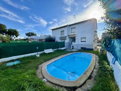 Vista exterior de Casa o xalet en venda en Calafell amb Calefacció, Jardí privat i Terrassa