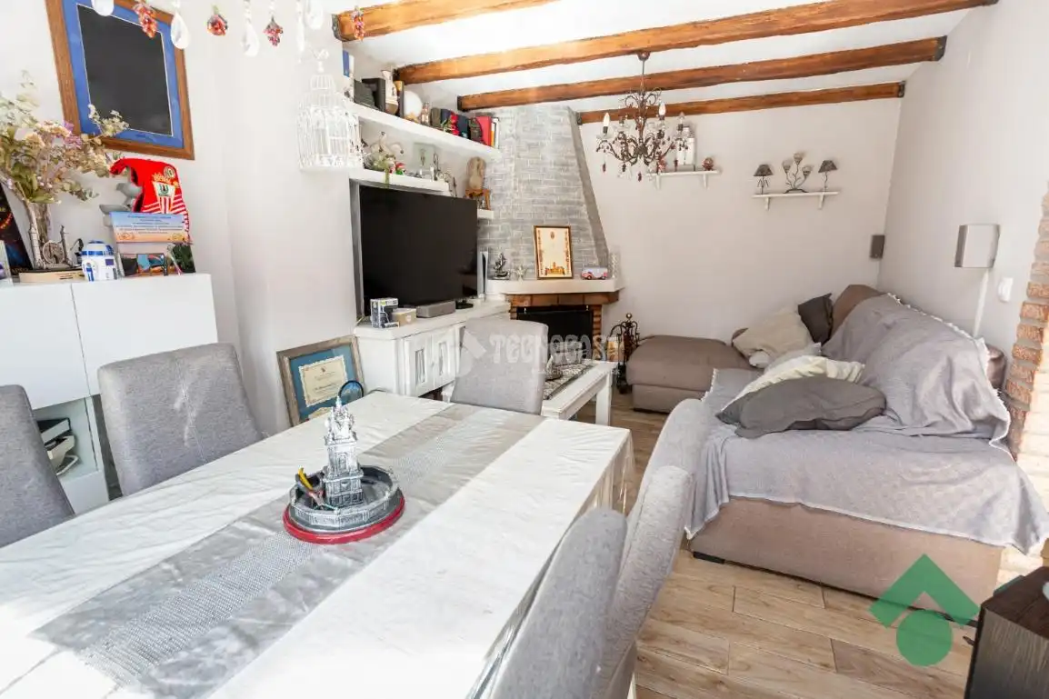 Semi-detached house for sale in C. America-Res. Los Carmenes, imagen 3