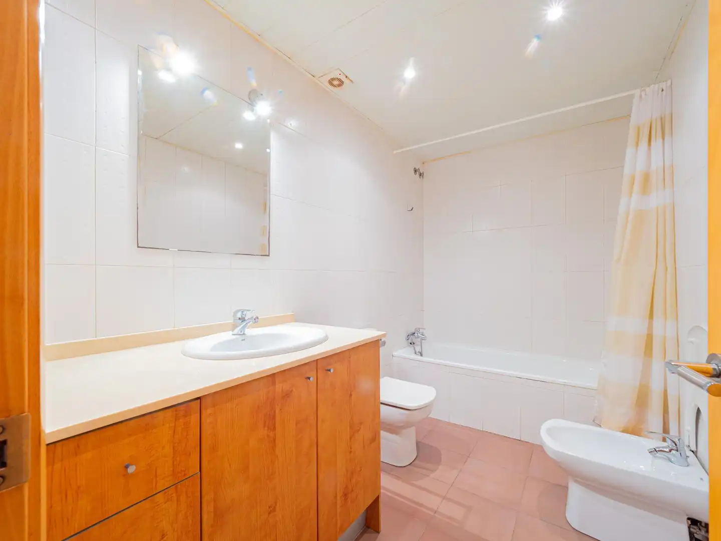 Flat for sale in Manlleu, Barcelona
