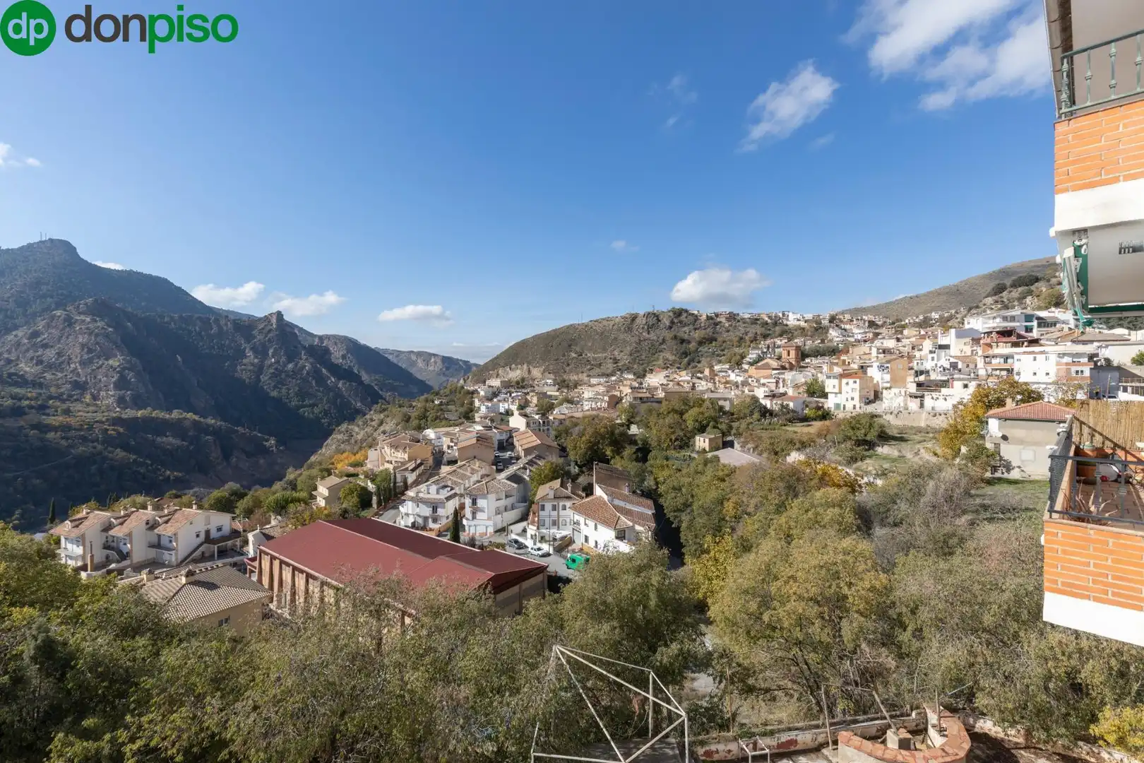 Vista exterior de Piso en venta en Güéjar Sierra con Terraza, Trastero y Balcón