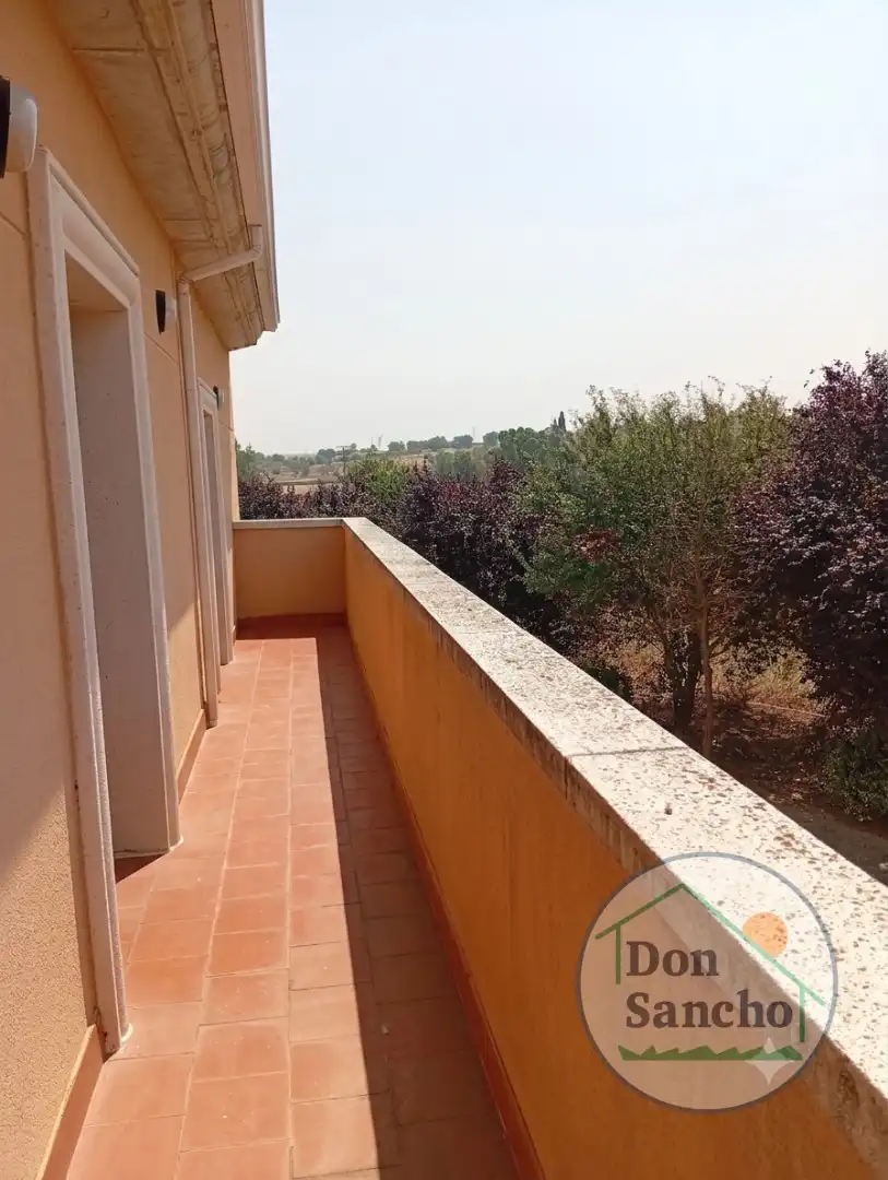 Terraza de Casa adosada en venta en Mucientes con Calefacción, Terraza y Balcón