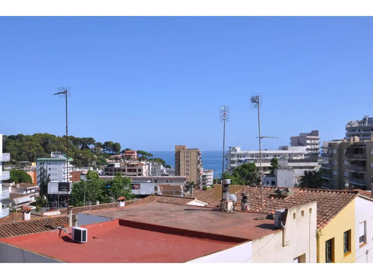 Außenansicht von Wohnungen zum Verkauf in Lloret de Mar mit Möbliert, Balkon und Gemeinschaftspool