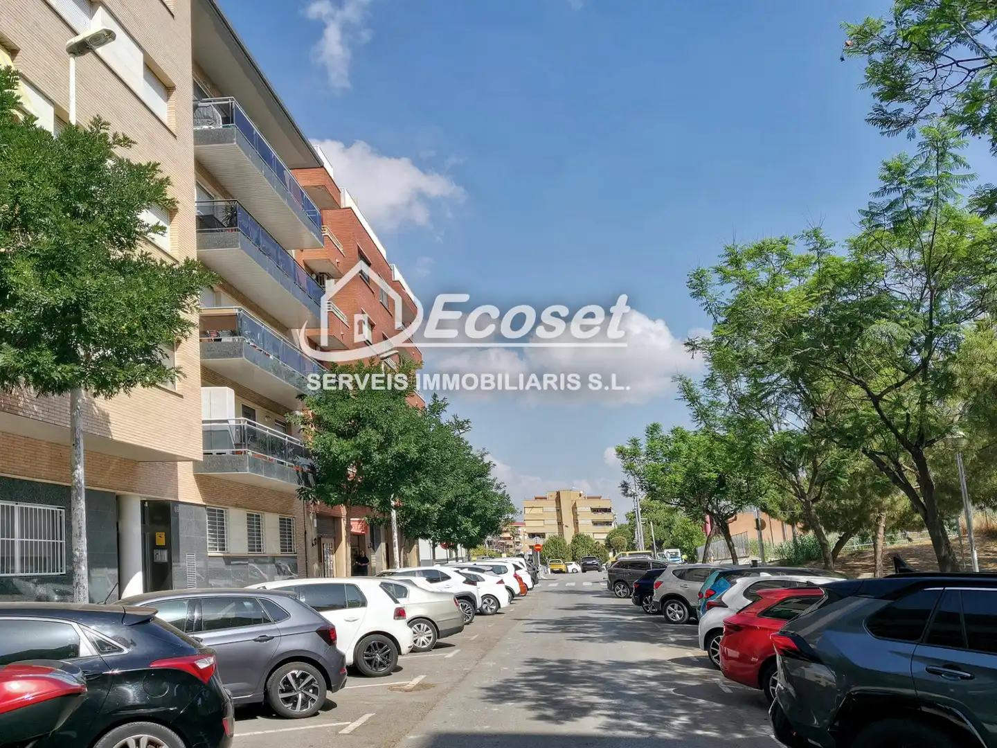 Außenansicht von Maisonette zum Verkauf in Cornellà de Llobregat mit Klimaanlage, Parkett und Terrasse