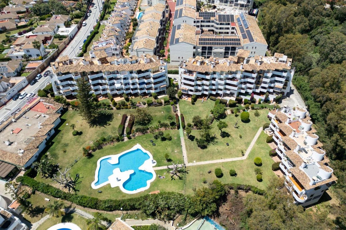 Vista exterior de Dúplex en venda en Mijas amb Calefacció, Jardí privat i Terrassa