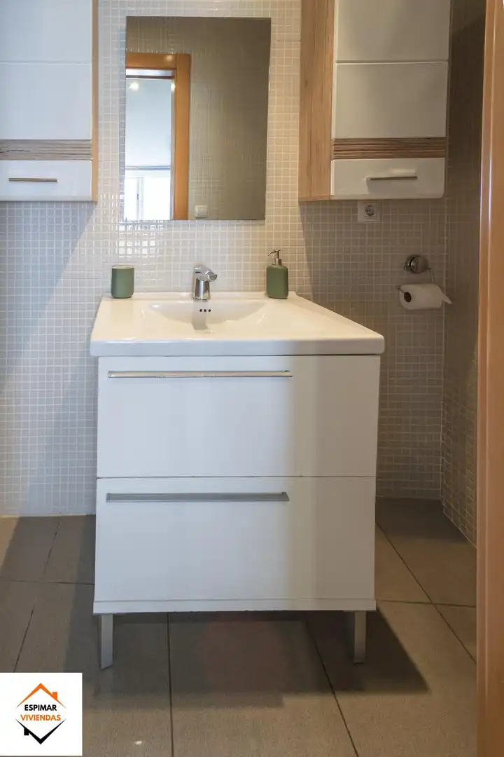 Bathroom of Apartments for sale in Zaragoza