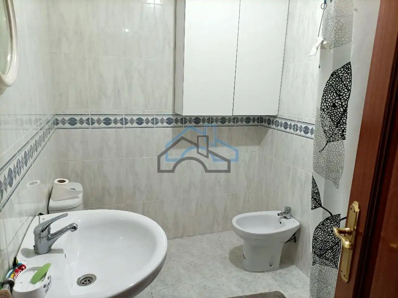 Baño de Piso en venta en Sobrado (A Coruña) con Parquet y Amueblado