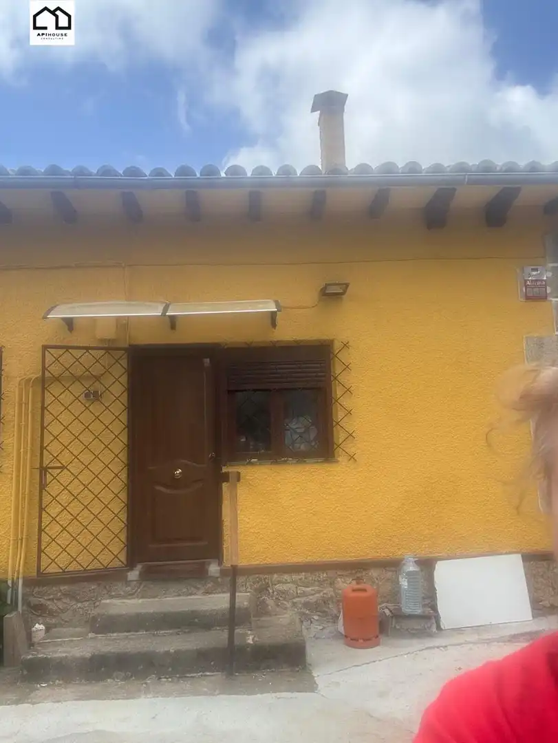 Vista exterior de Casa o chalet en venta en Gavilanes con Aire acondicionado, Calefacción y Jardín privado