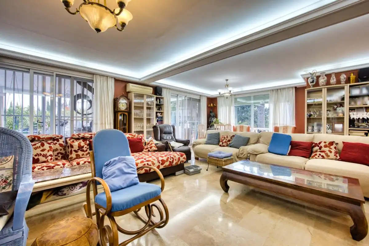 Sala de estar de Casa o chalet en venta en L'Alfàs del Pi con Aire acondicionado, Calefacción y Jardín privado