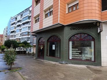 Local comercial en venda a Calle Fernando Morán 2