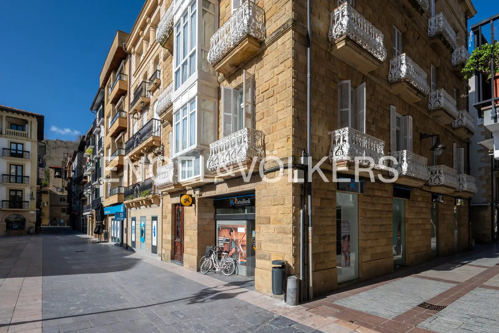 Vista exterior de Apartament en venda en Zarautz amb Calefacció, Moblat i Balcó