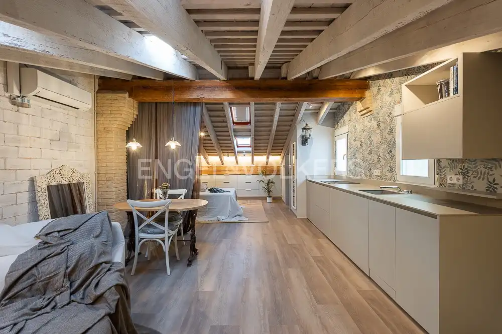 Kitchen of Flat for rent in Valencia  with Air Conditioner, Heating and Parquet flooring