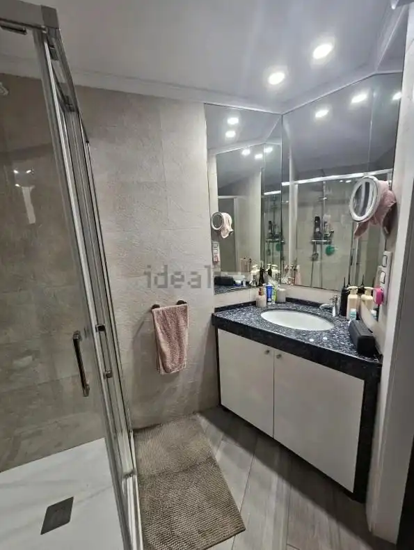 Badezimmer von Erdgeschoss zur Miete in Alicante / Alacant mit Klimaanlage, Heizung und Möbliert