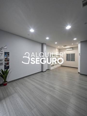 Local comercial en Alquiler en Avenida De la Constitución en Coslada pueblo