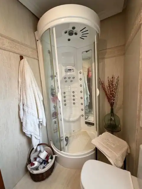 Bathroom of Houses for sale in Villaquilambre  with Air Conditioner, Heating and Private garden