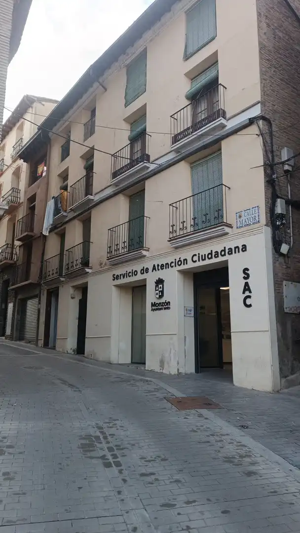Adosado con terraza en venta en Monzón, imagen 3