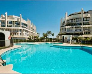 Vista exterior de Dúplex de lloguer en Marbella amb Aire condicionat i Piscina