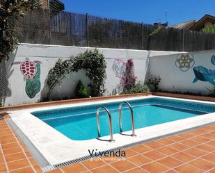 Swimming pool of Single-family semi-detached for sale in Fuenlabrada  with Terrace and Swimming Pool