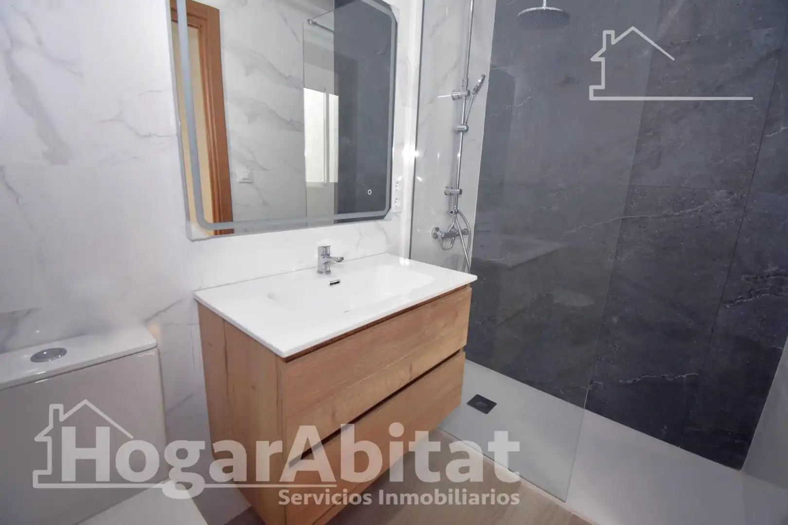 Baño de Piso en venta en Catarroja con Aire acondicionado, Calefacción y Terraza