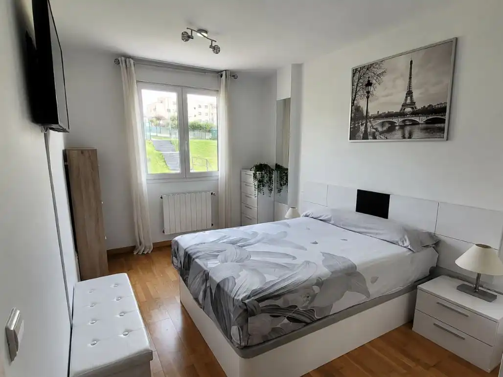 Bedroom of Flat for rent in Alisal - San Román
