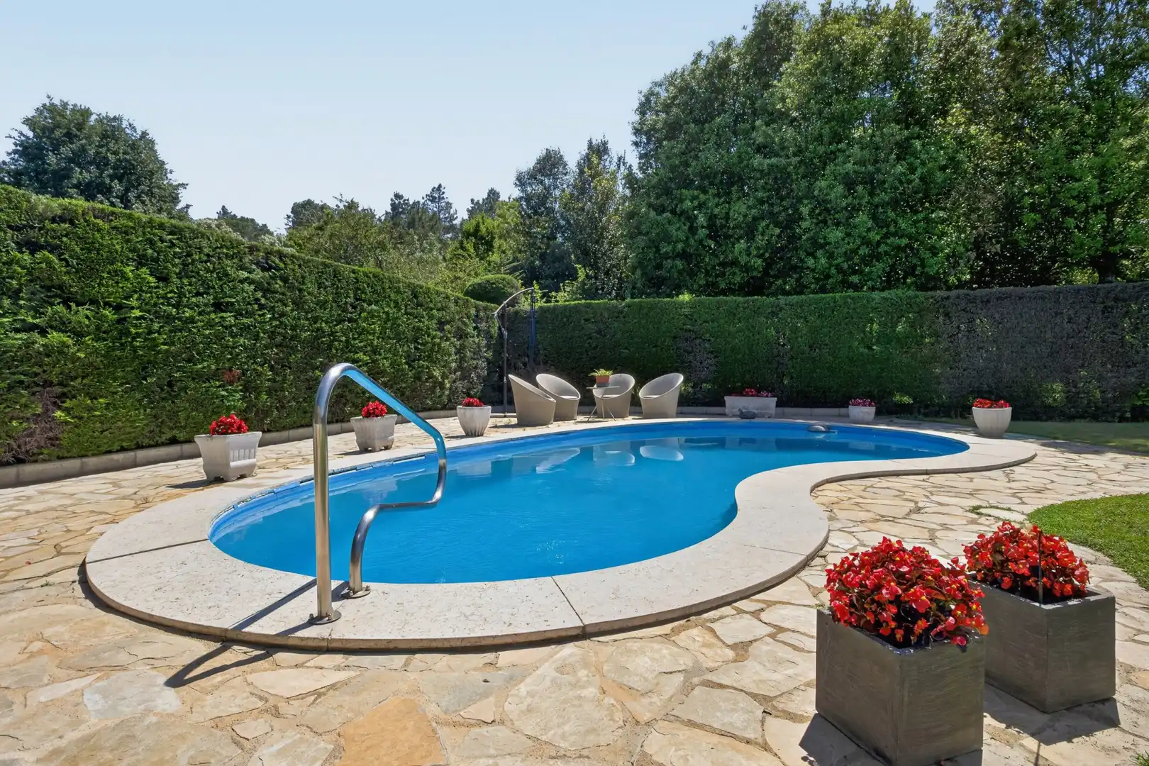 Schwimmbecken von Haus oder Chalet zum Verkauf in Quart mit Klimaanlage, Heizung und Abstellraum