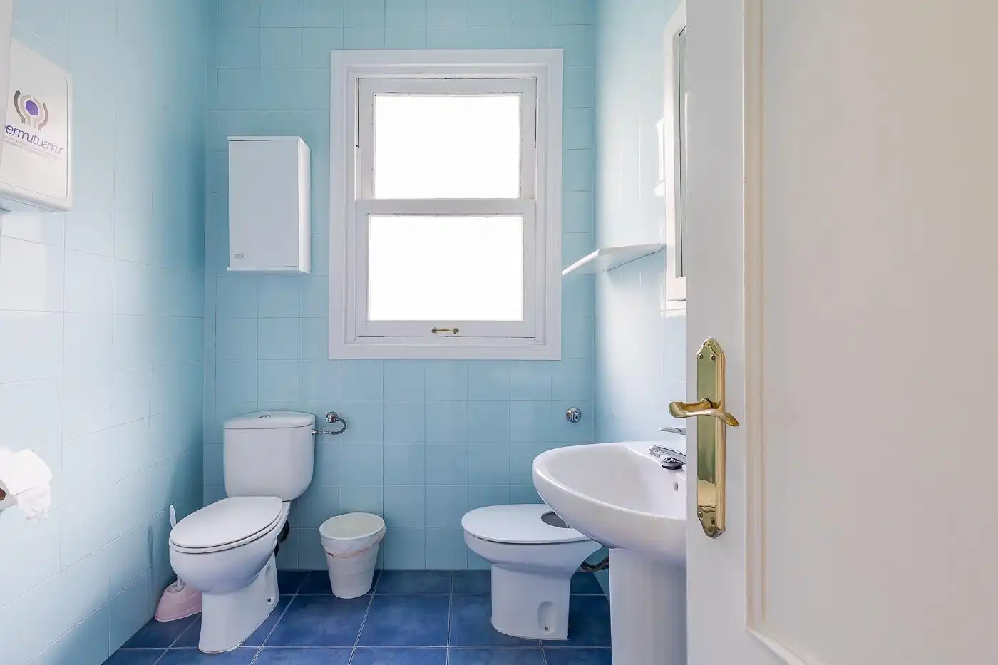 Bathroom of Office for rent in Madrid  with Heating