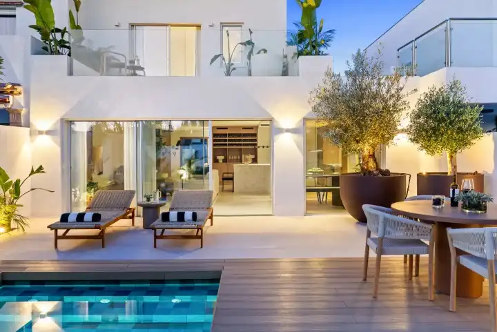 Casa a schiera con piscina in vendita a Nueva Andalucía