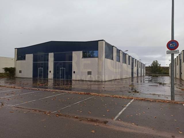 Nave industrial en Venta en Hormilla