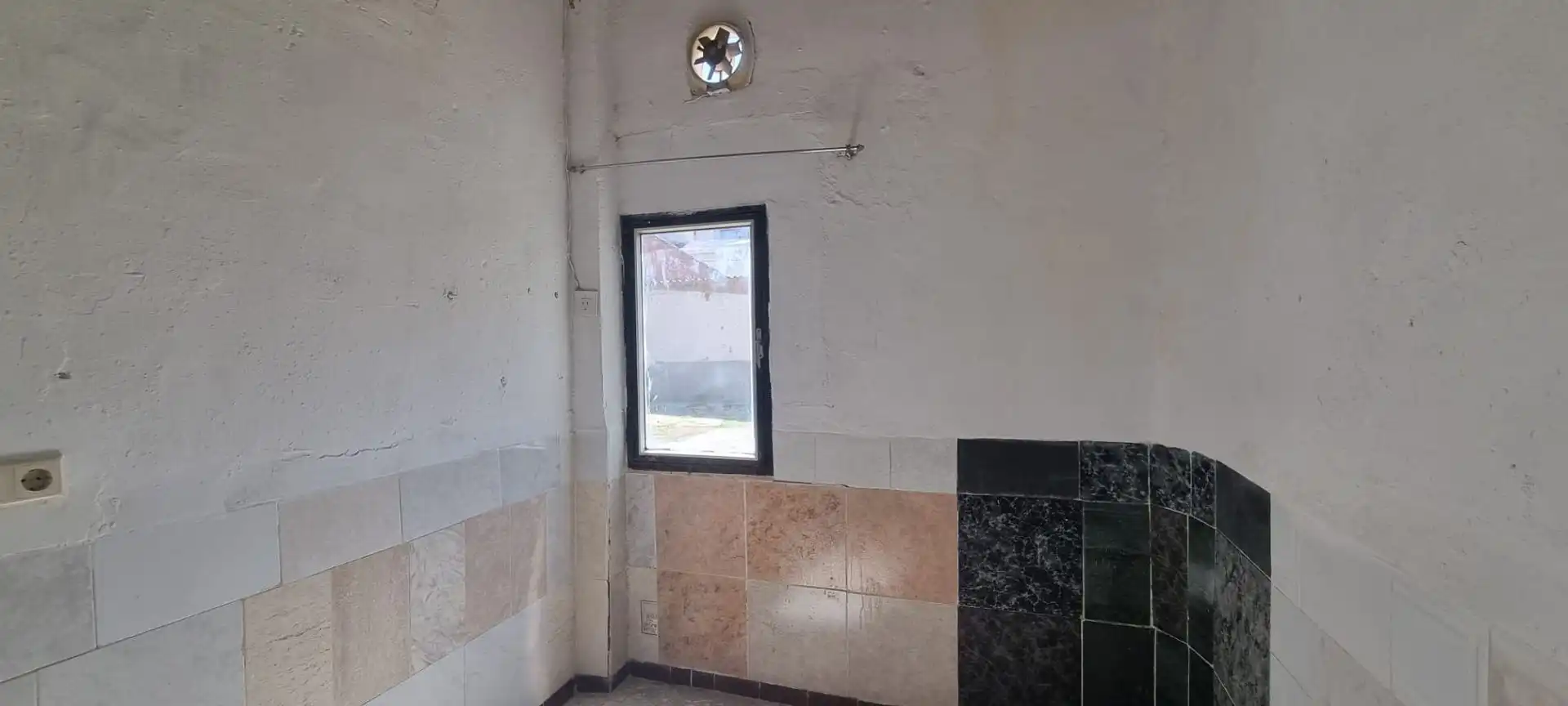 Bathroom of Country homes for sale in Torrijos  with Terrace, Storage room and Furnished