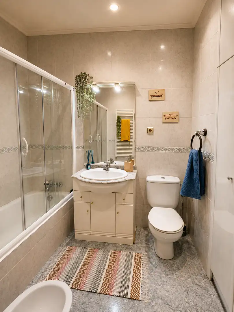 Bathroom of Flat for sale in Bilbao   with Heating and Terrace