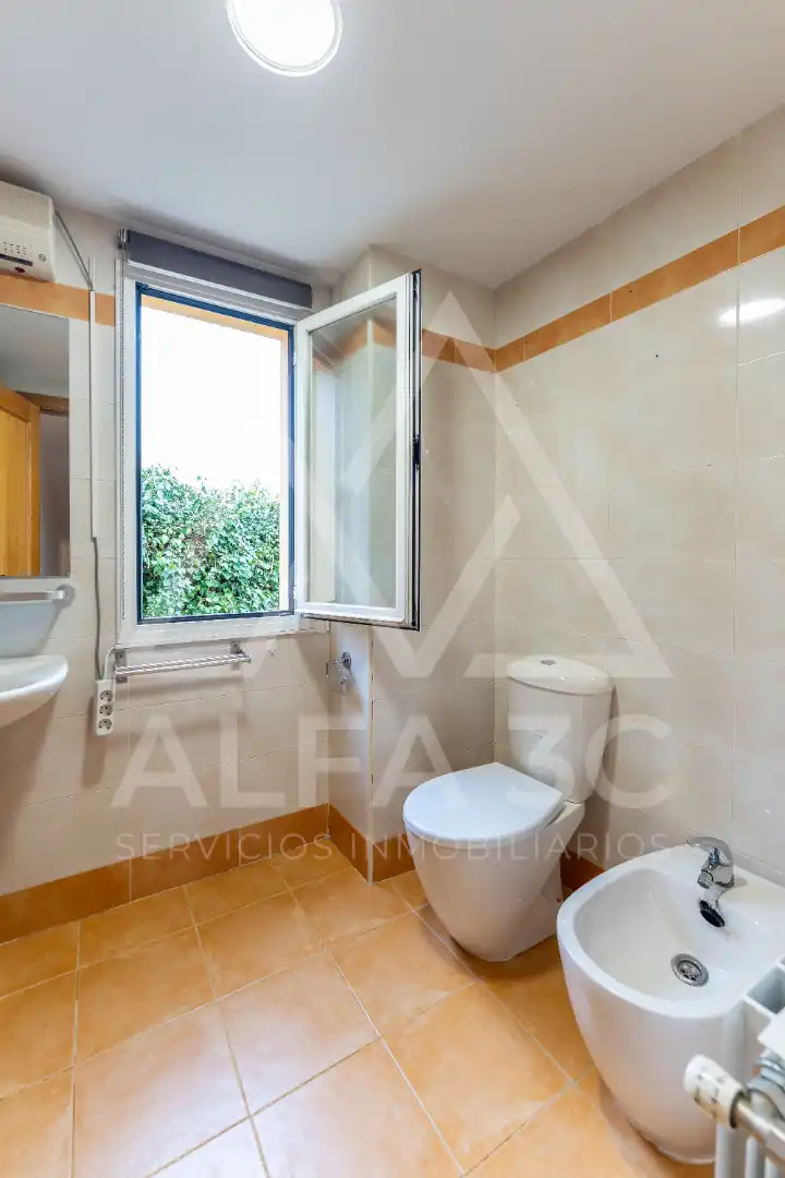Baño de Casa o chalet en venta en Venturada con Aire acondicionado, Calefacción y Jardín privado